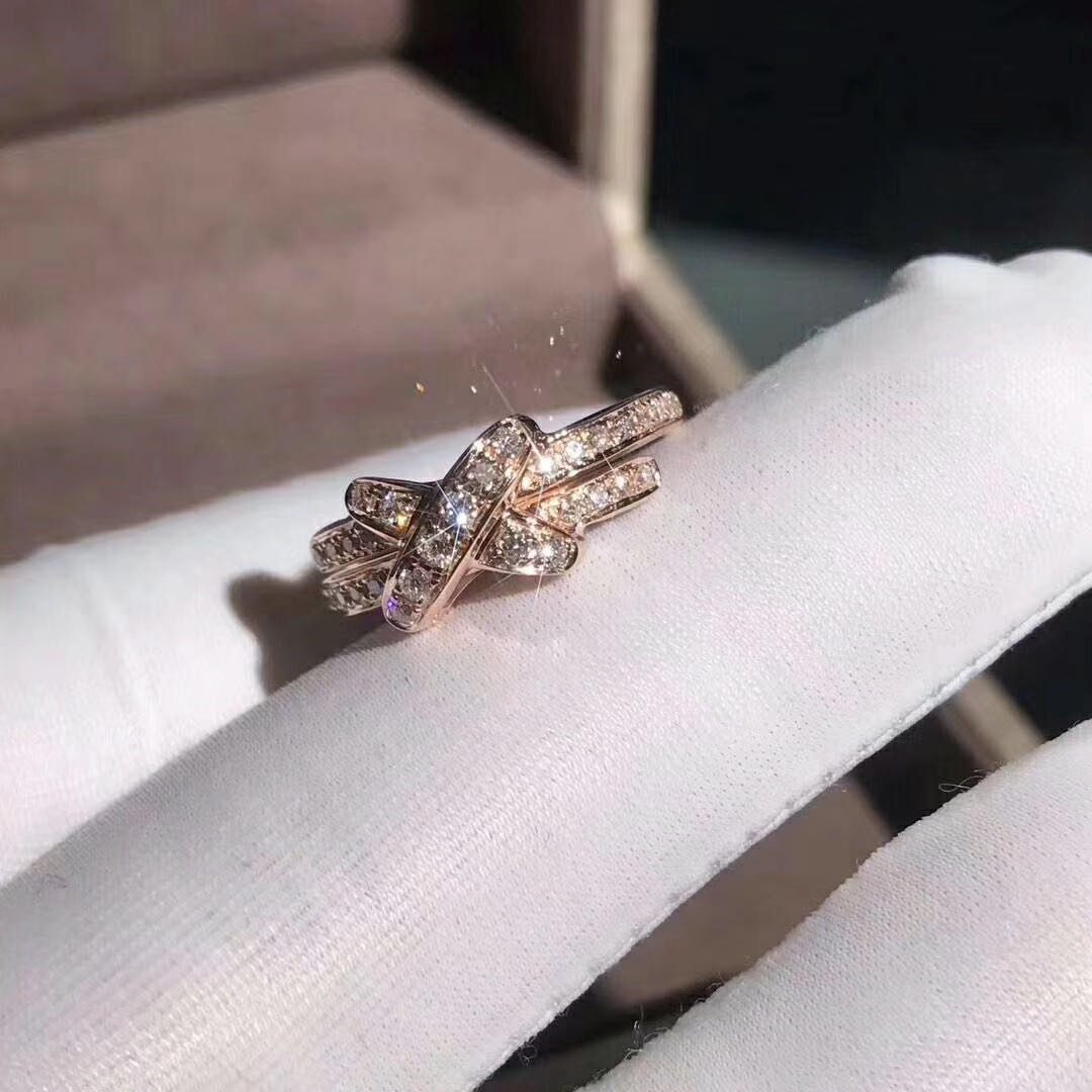 Liens de Chaumet Premiers Liens ring in 18k pink gold with pave diamond