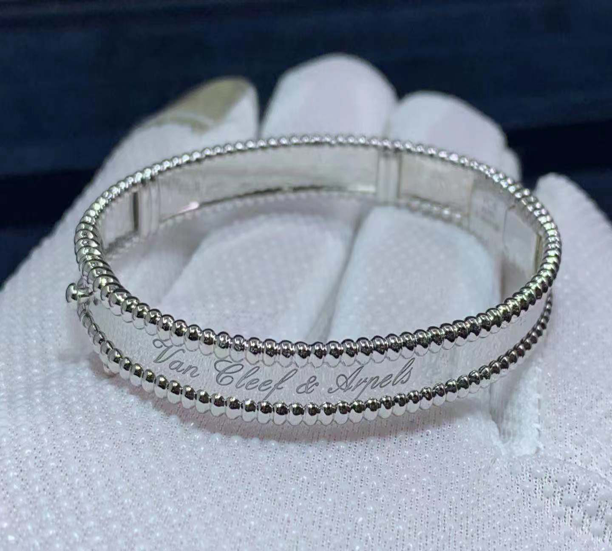 Custom Van Cleef & Arpels 18K White Gold Medium Model Perlee Signature Bracelet VCARP3K800