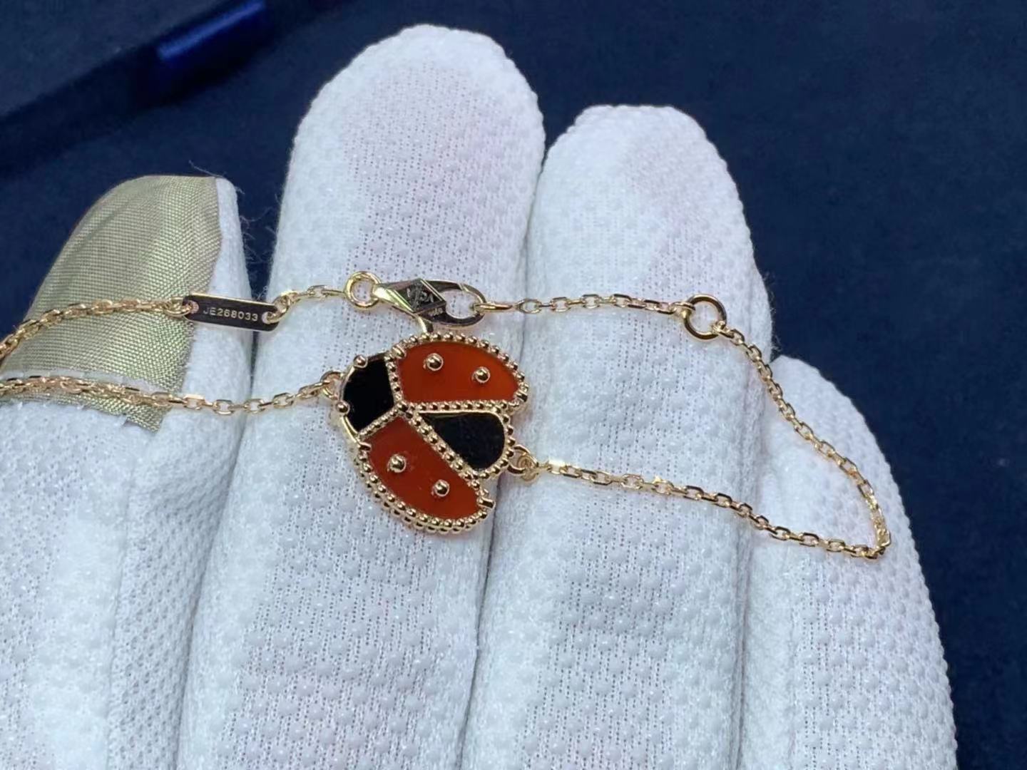 VCA 18k Rose Gold Lucky Spring Open Wings Ladybug Carnelian & Onyx Bracelet VCARP7R100